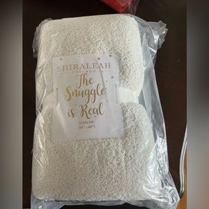 Shiraleah black and white super soft reversible throw blanket